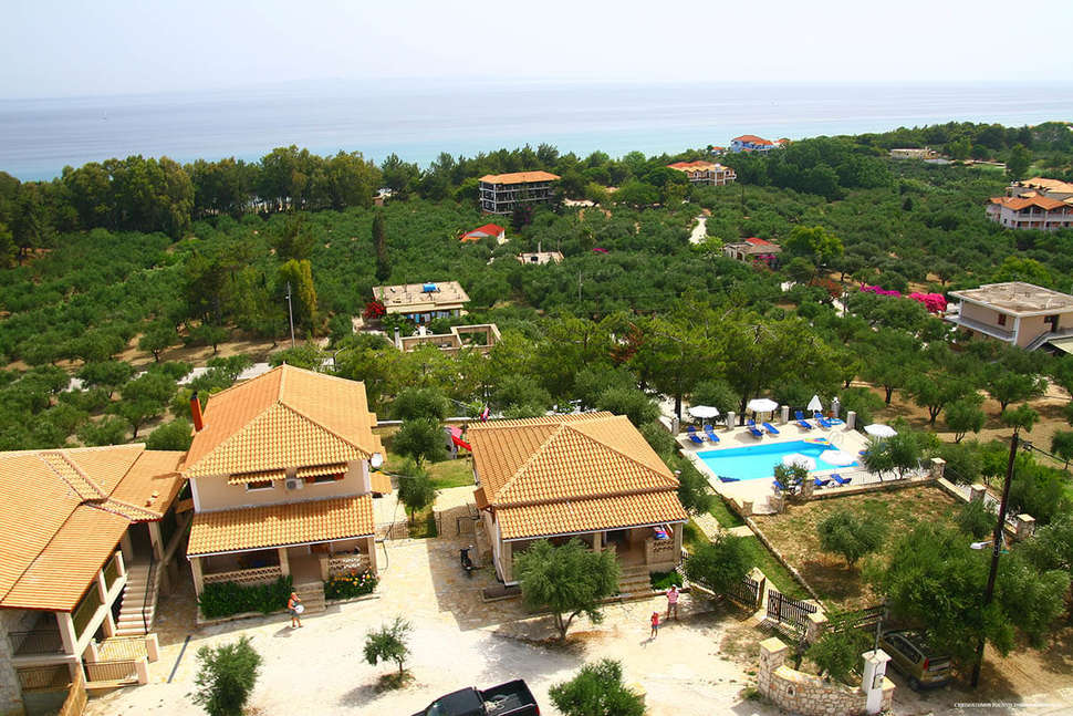 Een foto van de buitenkant van Aeolos Zante Villas