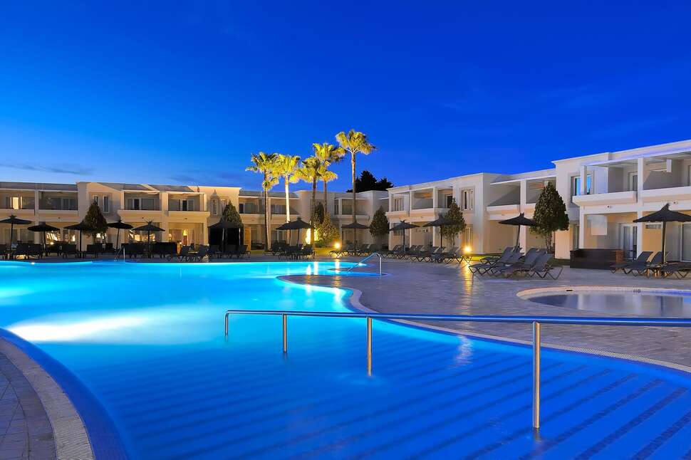 Ein Foto vom Pool im Vincci Costa Golf