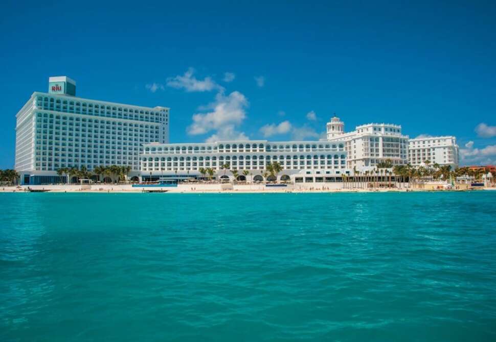 Een foto van de buitenkant van Riu Cancun