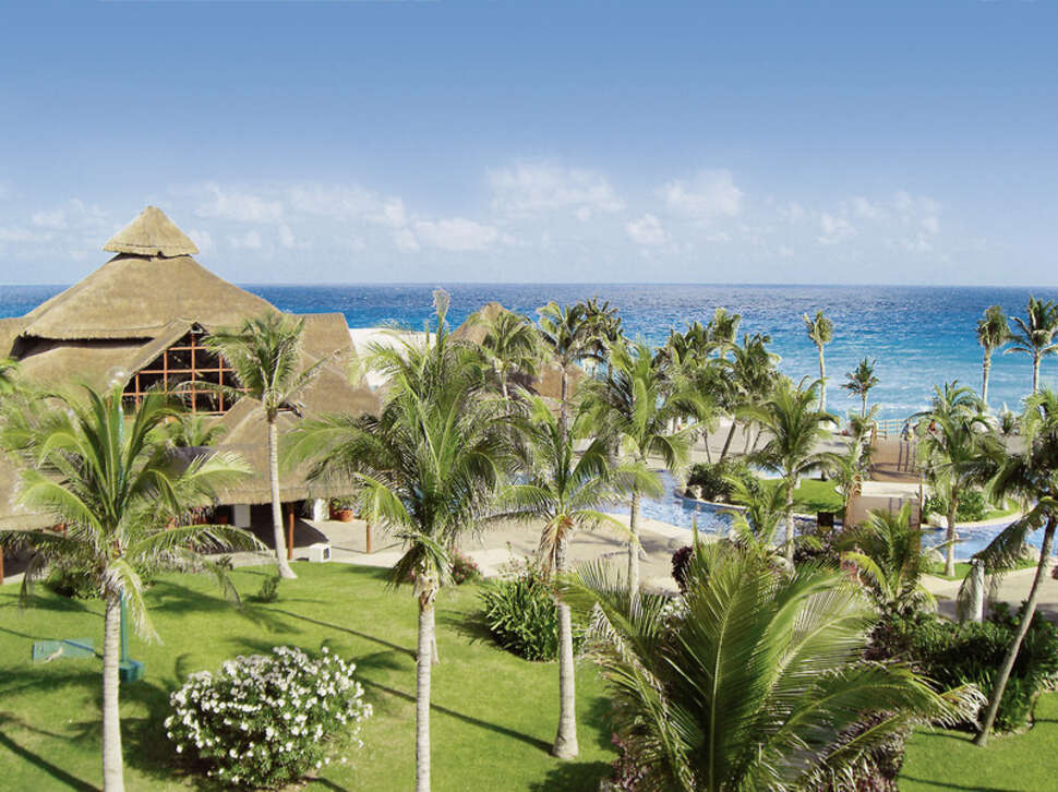 Een foto van de buitenkant van Grand Oasis Cancun