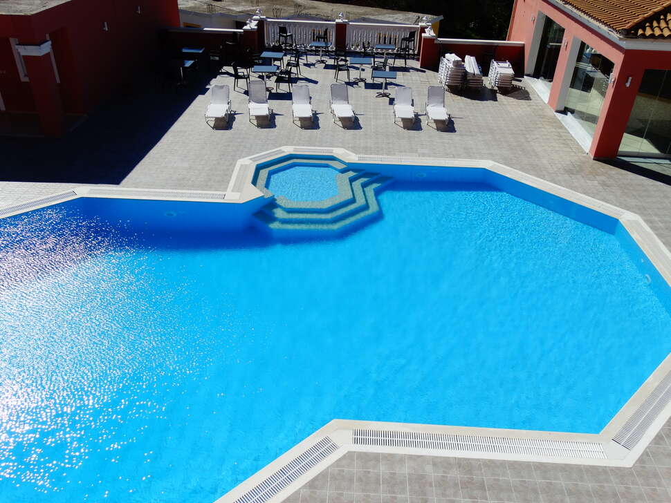 Ein Foto vom Pool im Paradiso Apartments