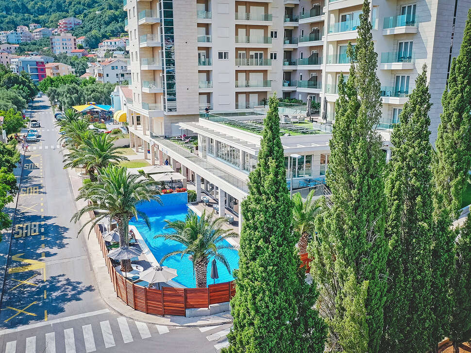 Een foto van Hotel AMI Budva Petrovac