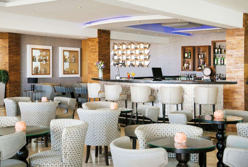 Een foto van de faciliteiten bij Asterias Beach Hotel