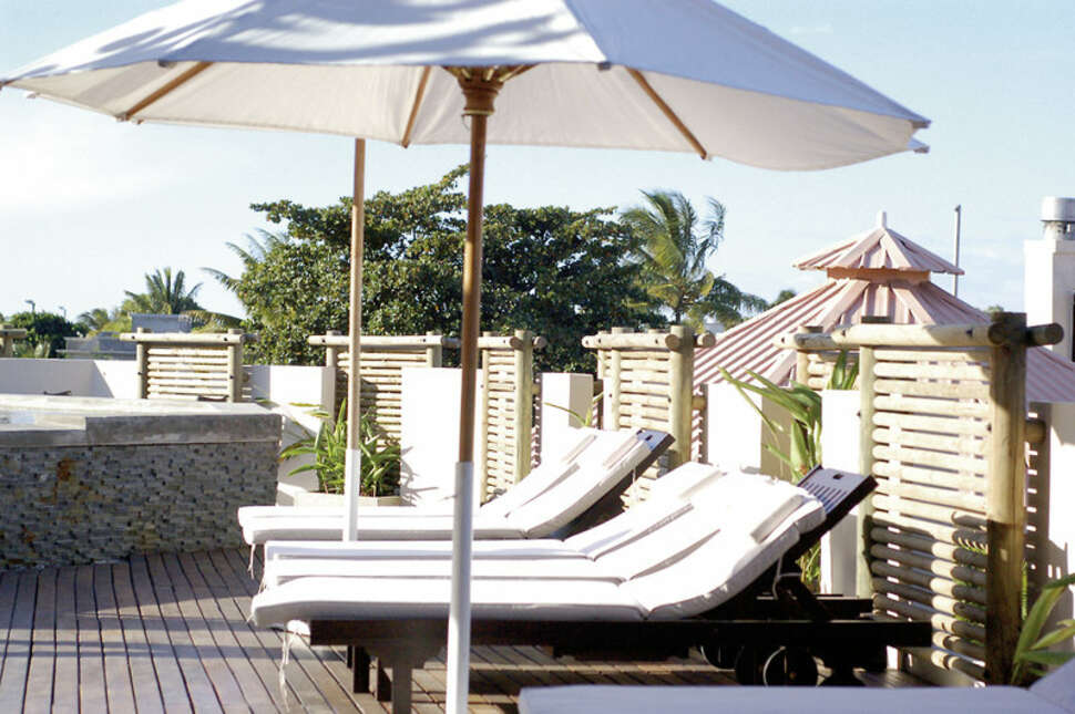 Een foto van het zwembad bij Aanari Hotel & Spa