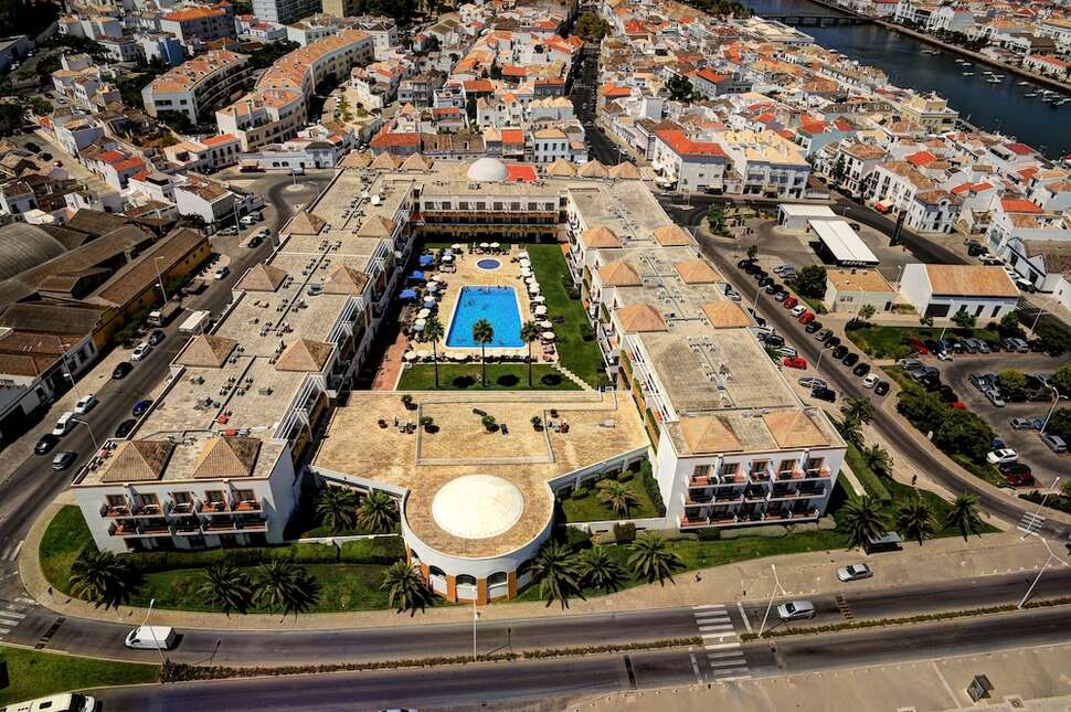 Een foto van het zwembad bij Vila Gale Tavira
