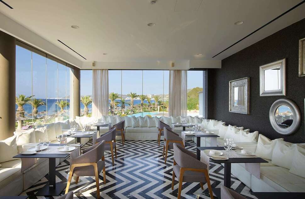 Ein Foto von den Einrichtungen im The Ixian Grand & All Suites