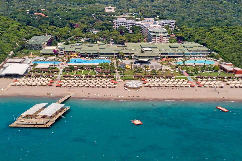 Een foto van het strand bij Pine Beach Belek