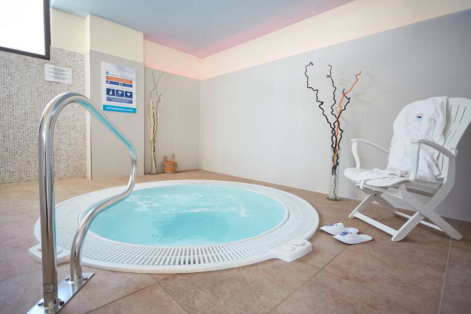 Een foto van de faciliteiten bij Invisa Hotel La Cala