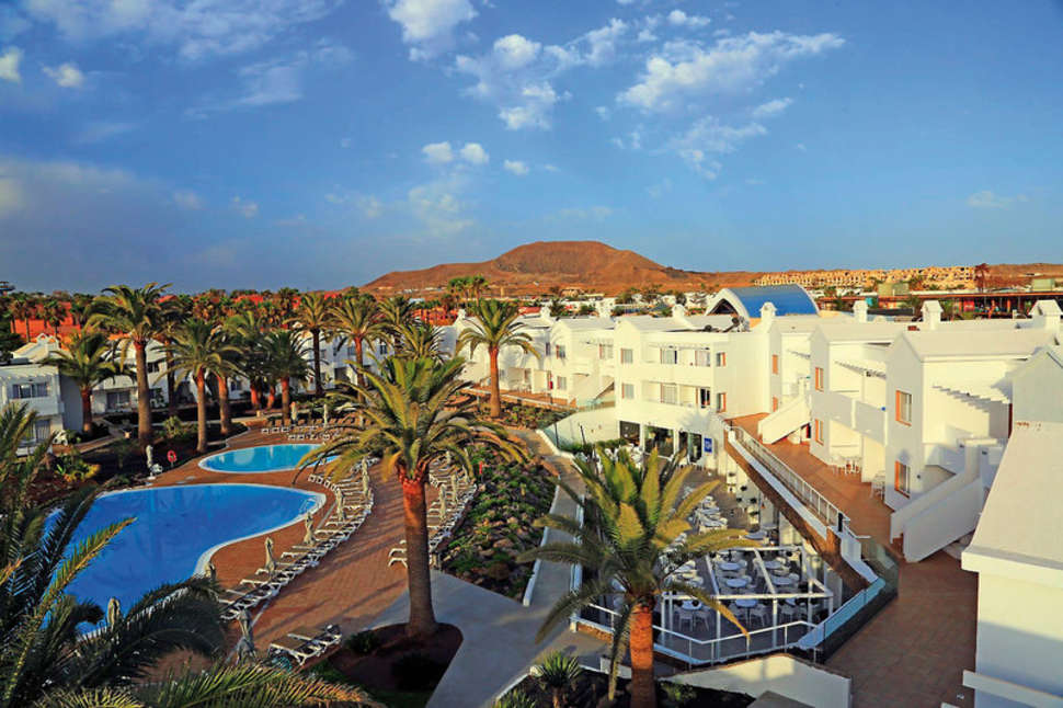 Een foto van het zwembad bij Blue Sea Corralejo Village