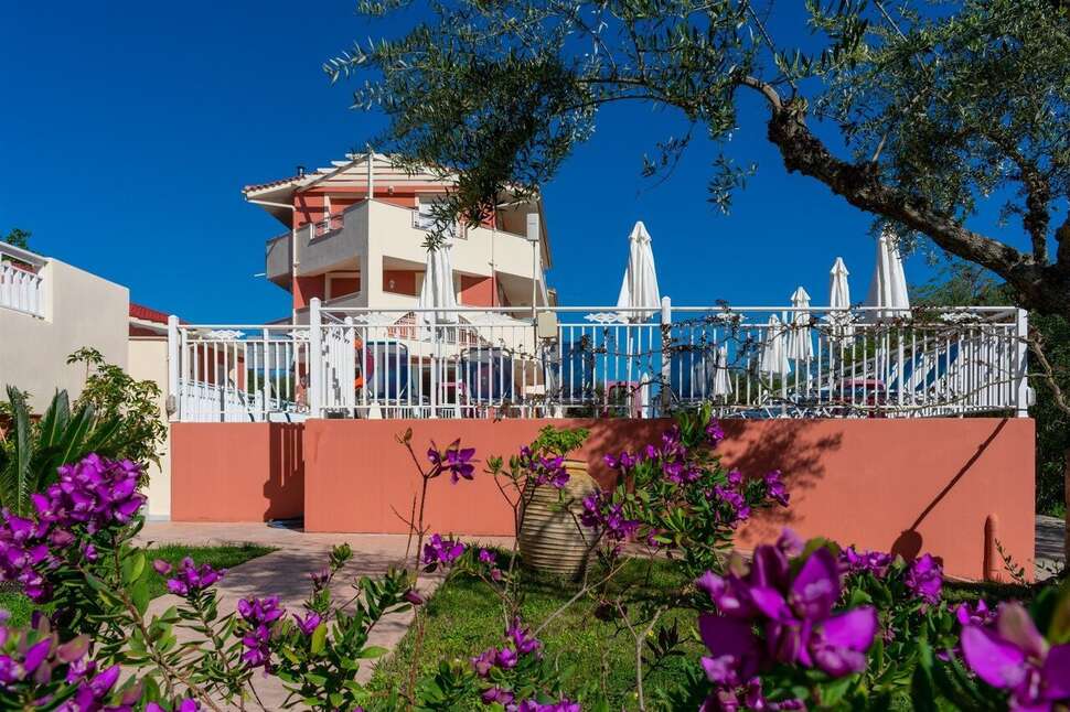 Ein Foto von der Außenansicht des Zante Pantheon Hotel
