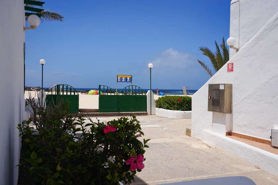 Een foto van de buitenkant van Cotillo Lagos