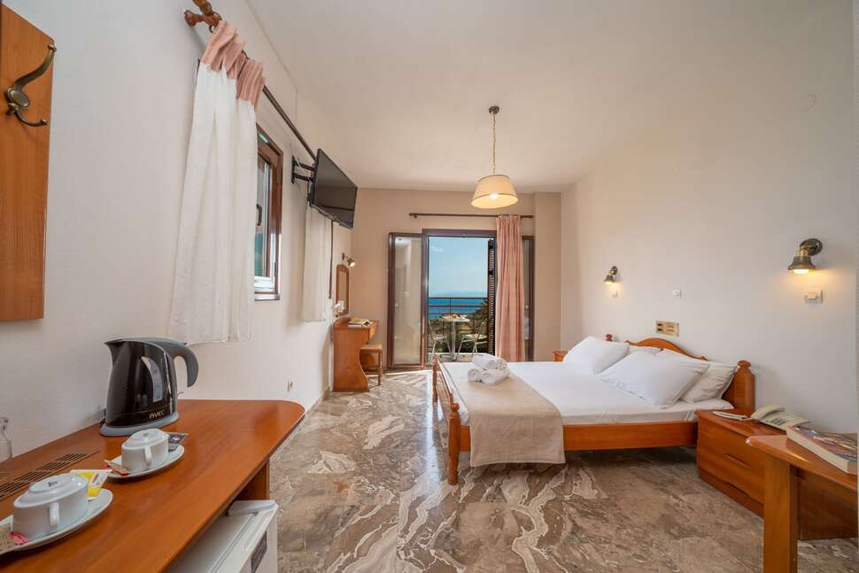 Ein Foto Karavados Beach Hotel
