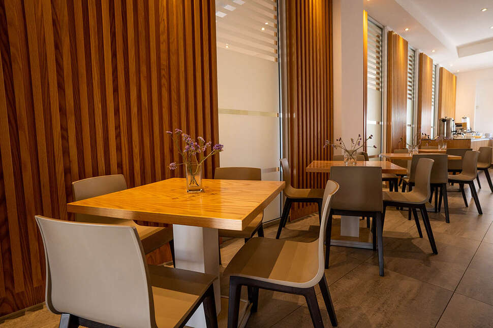 Een foto van Vrachia Beach Hotel & Suites