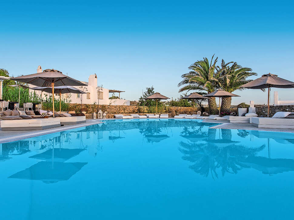 Ein Foto vom Pool im Ostraco Suites