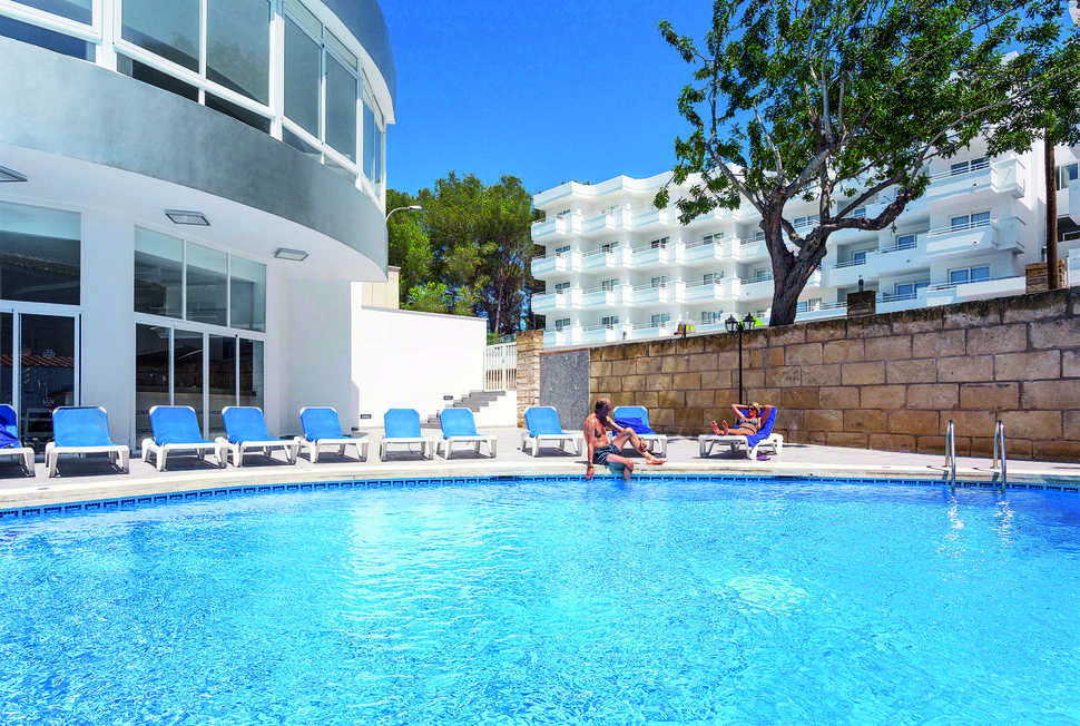 Een foto van het zwembad bij Allsun Hotel Paguera Park