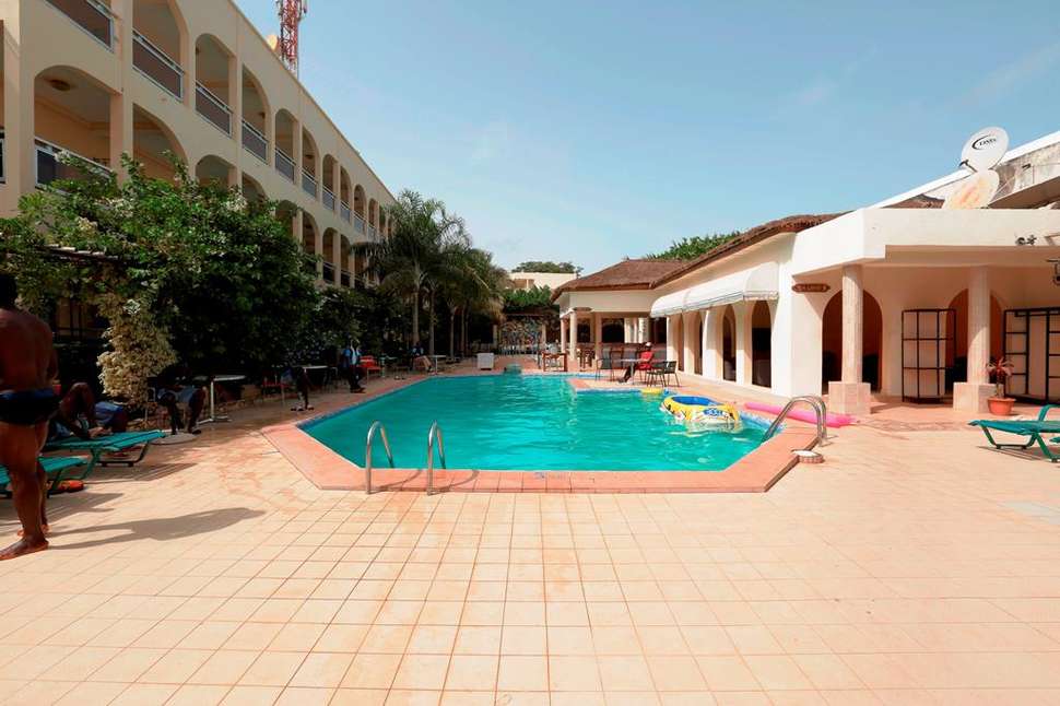 Een foto van het zwembad bij Seaview Gardens Hotel