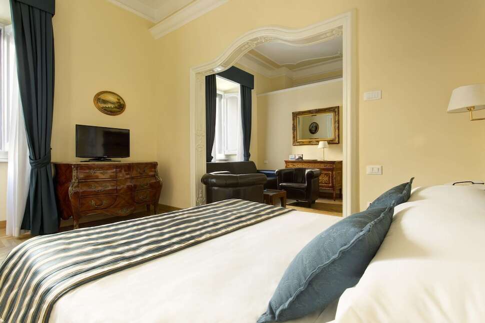 Ein Foto Golden Tulip Rome Piram