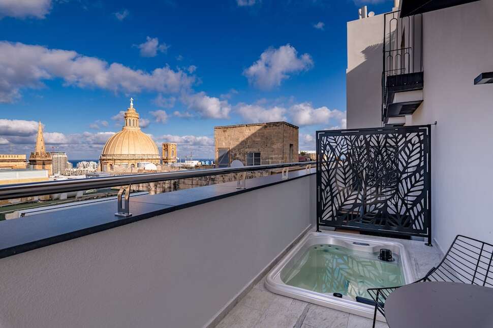 Een foto van The Embassy Valletta Hotel