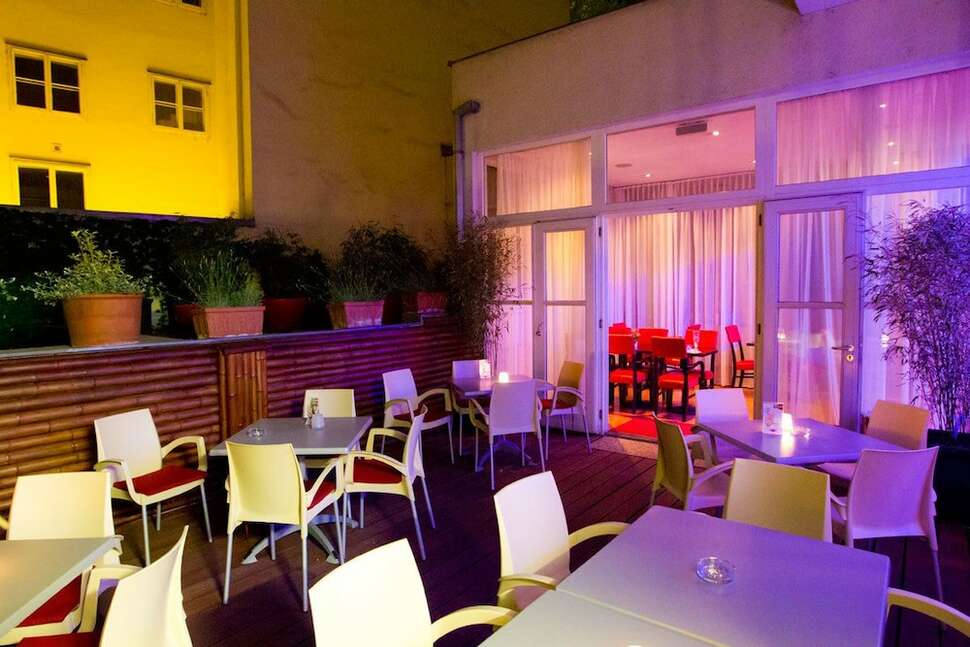 Een foto van het terras bij Hotel Boltzmann