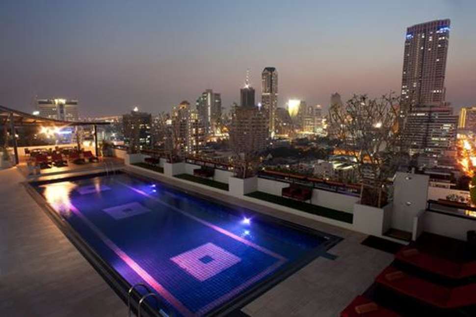 Ein Foto vom Pool im Furama Silom