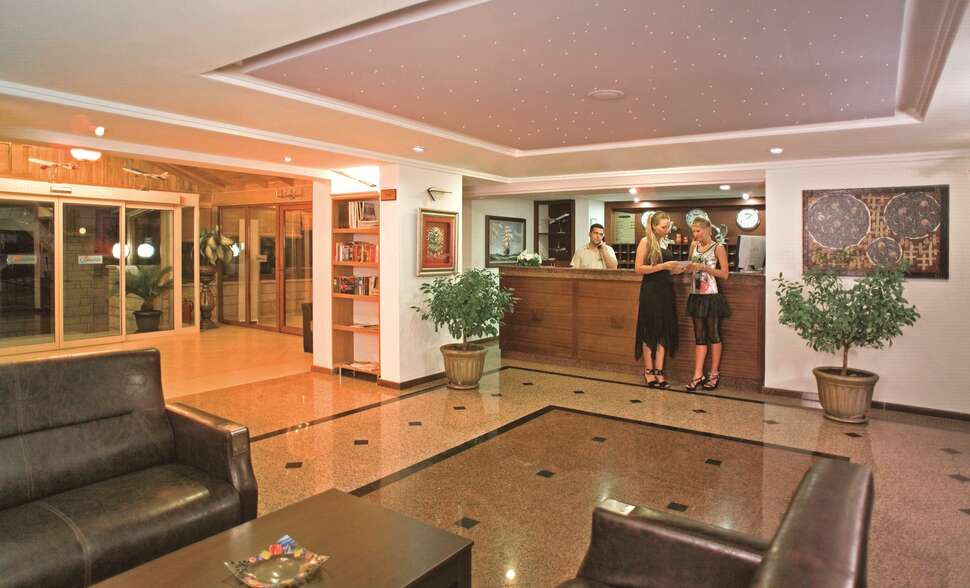 Een foto van het interieur van Hotel Havana