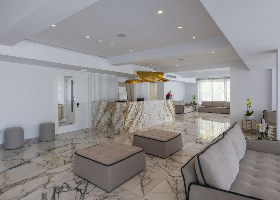Een foto van het interieur van Kokkinos Boutique Hotel