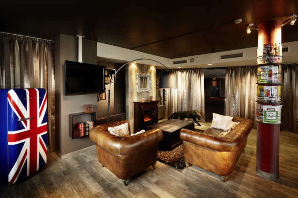 Een foto van het interieur van Max Brown 5th District