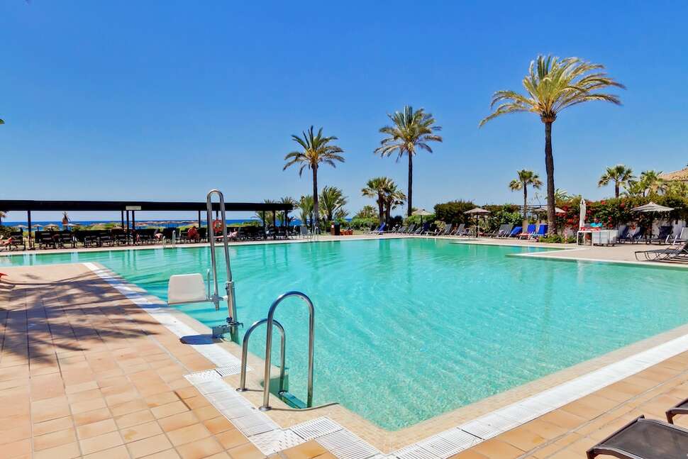 Ein Foto vom Pool im Impressive Playa Granada Golf