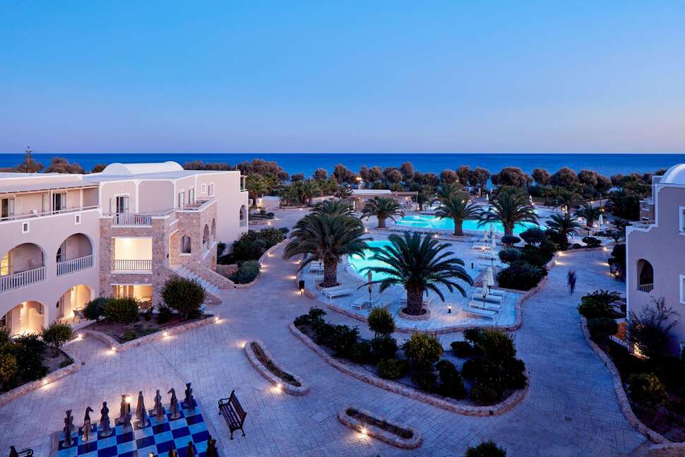 Een foto van het zwembad bij Santo Miramare Resort