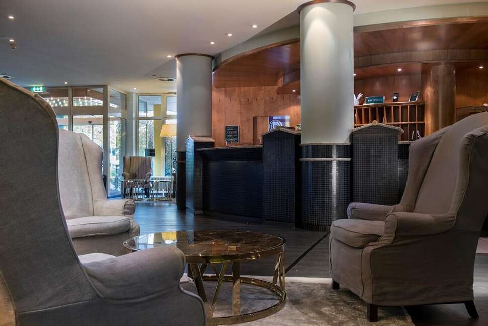Een foto van het interieur van Congress Hotel Weimar by Mercure