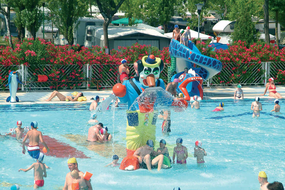 Een foto van het zwembad bij Camping Marina di Venezia