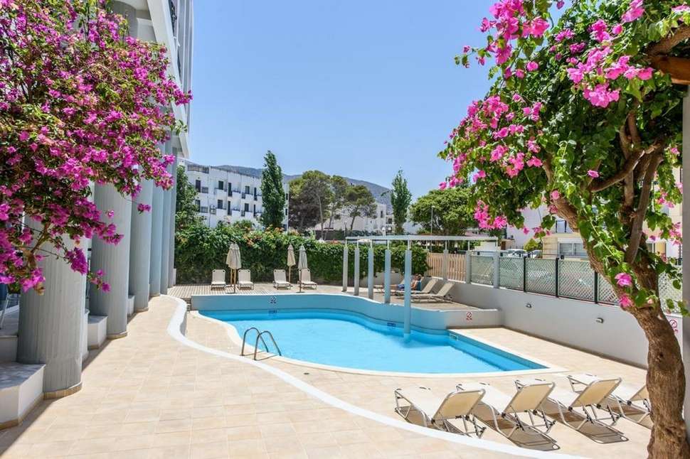 Een foto van een overzicht van Alia Beach Hotel
