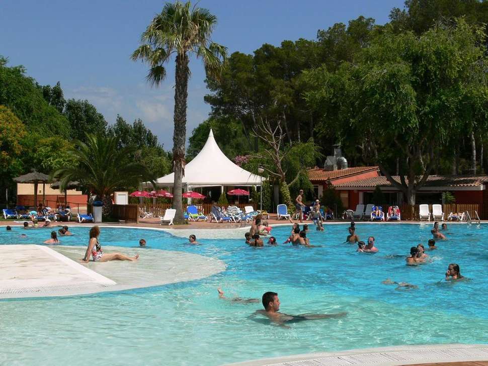 Een foto van het zwembad bij Tamarit Park Resort