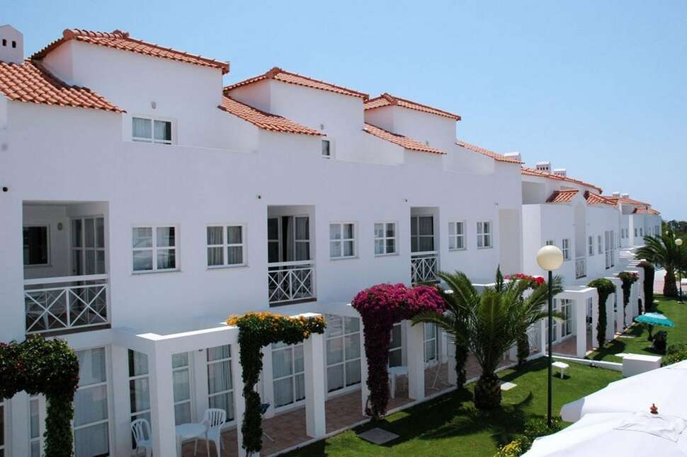 Ein Foto von der Außenansicht des Apartments Ouratlantico