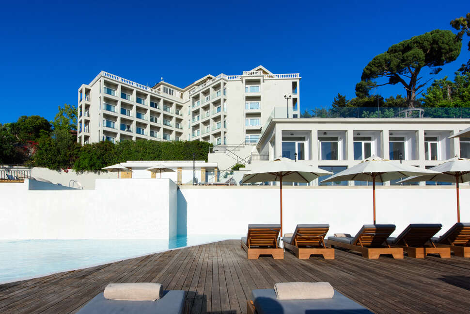 Ein Foto vom Pool im The Royal Grand Hotel