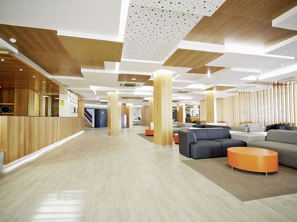 Een foto van het interieur van Invisa Hotel Es Pla