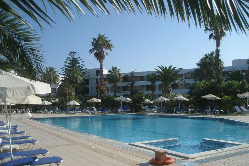 Een foto van het zwembad bij Tigaki Beach Hotel