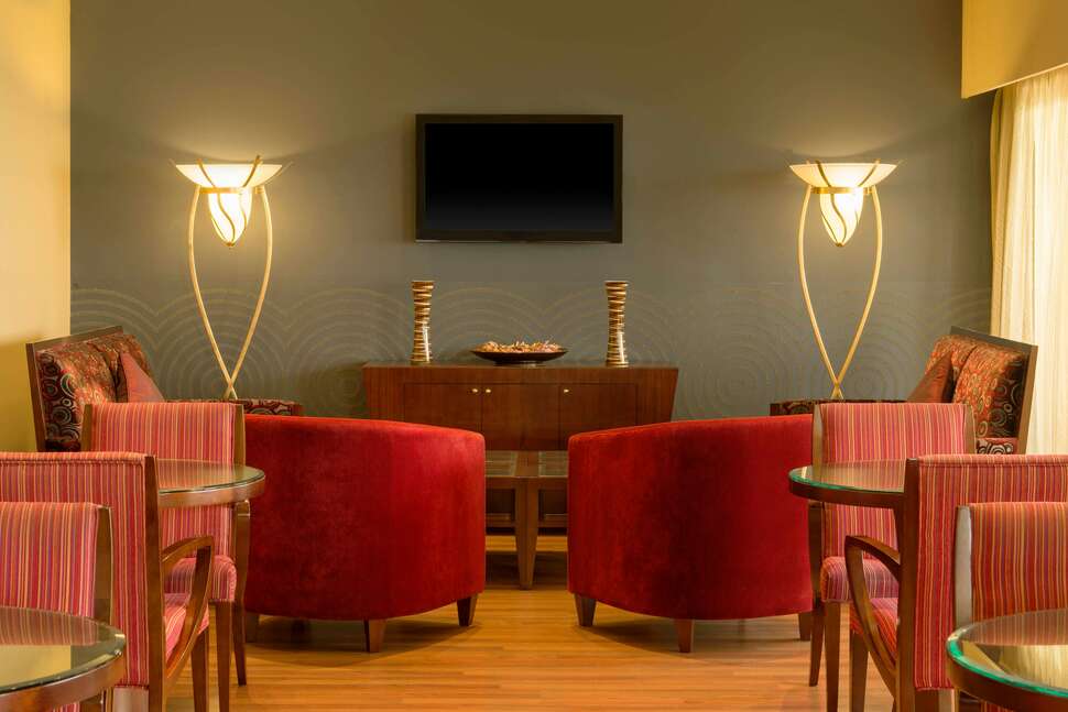 Een foto van het interieur van Le Meridien Abu Dhabi