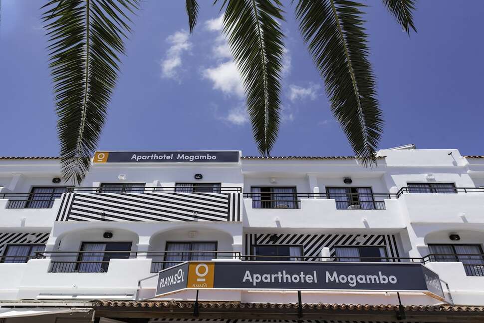 Ein Foto von der Außenansicht des Aparthotel Vibra Mogambo