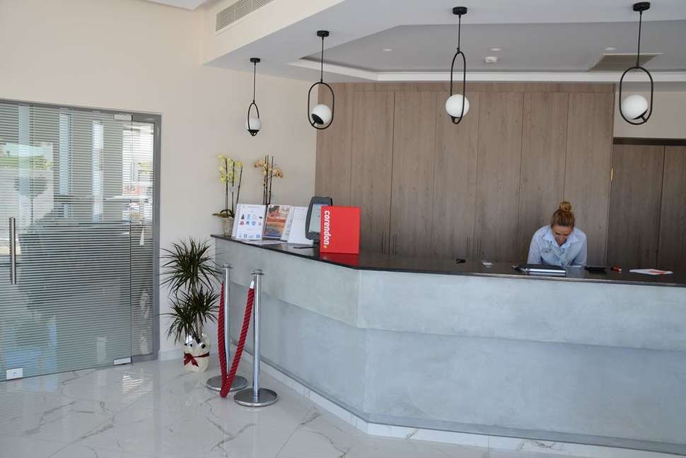 Een foto van het interieur van Tesoro Hotel