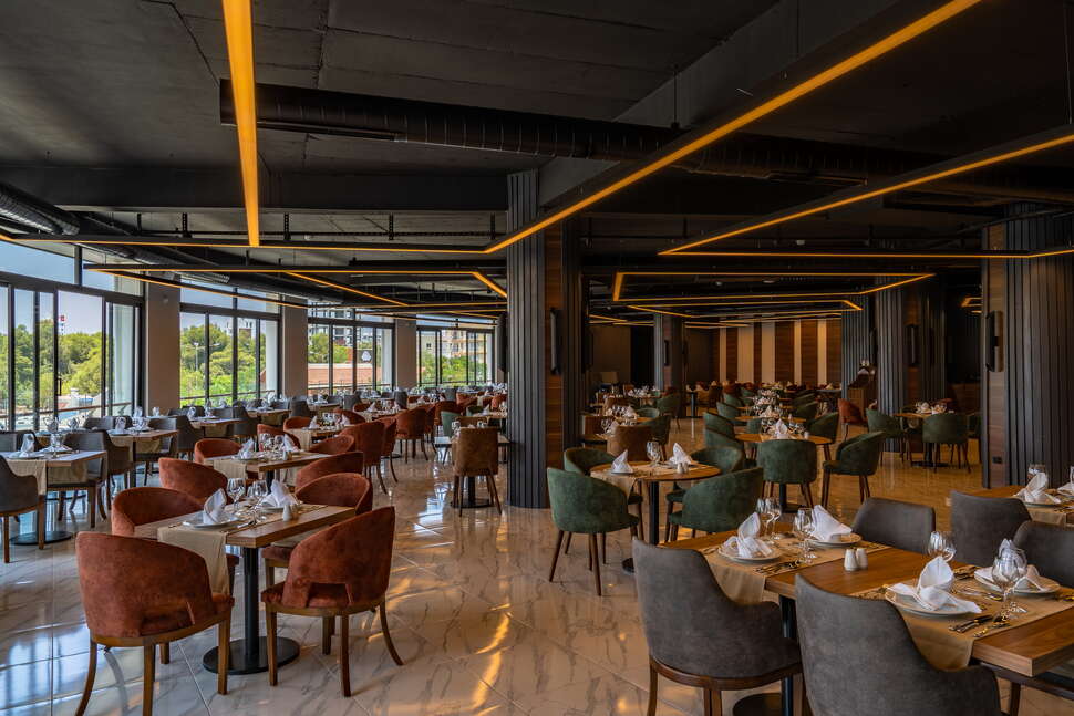 Een foto van Novel Centre Point Hotel
