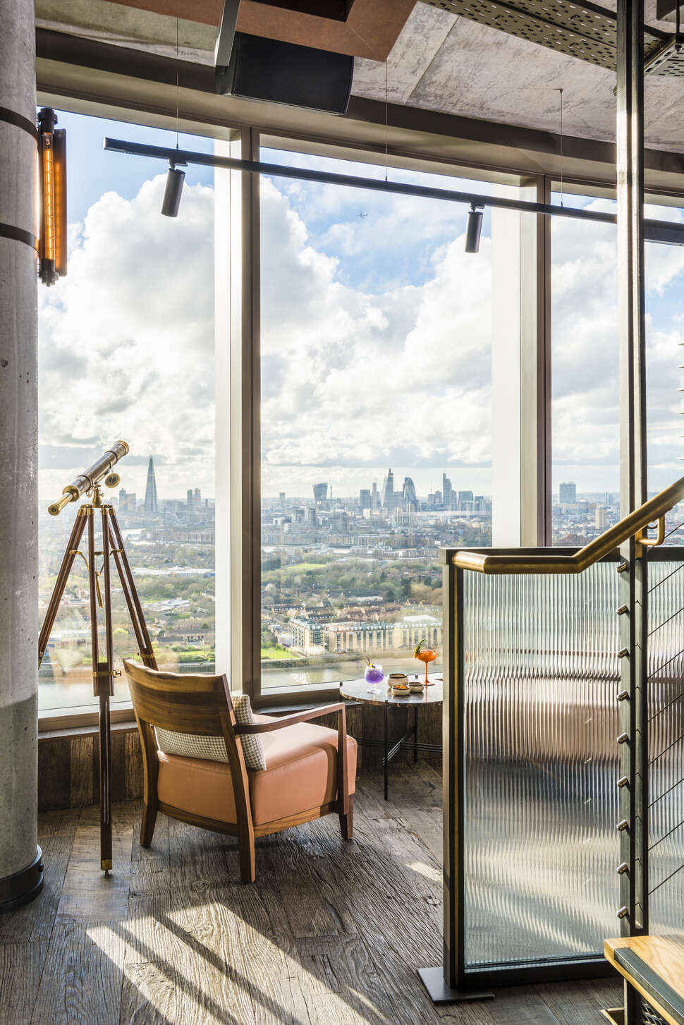 Een foto van het interieur van Novotel London Canary Wharf
