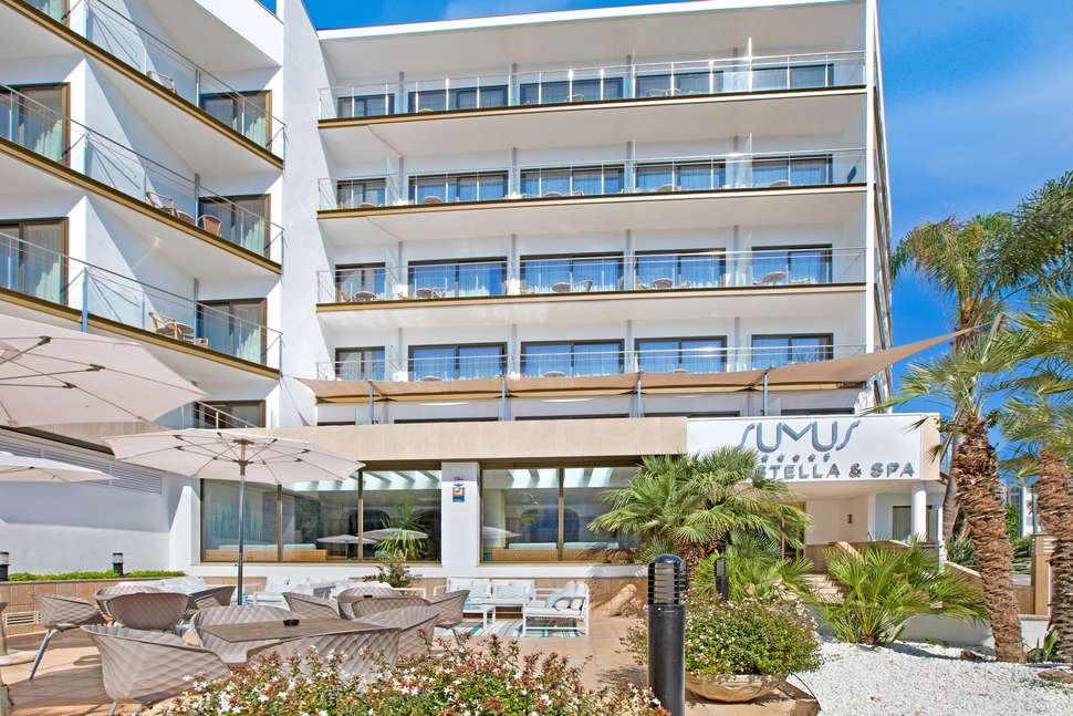 Een foto van de buitenkant van Sumus Hotel Stella & Spa