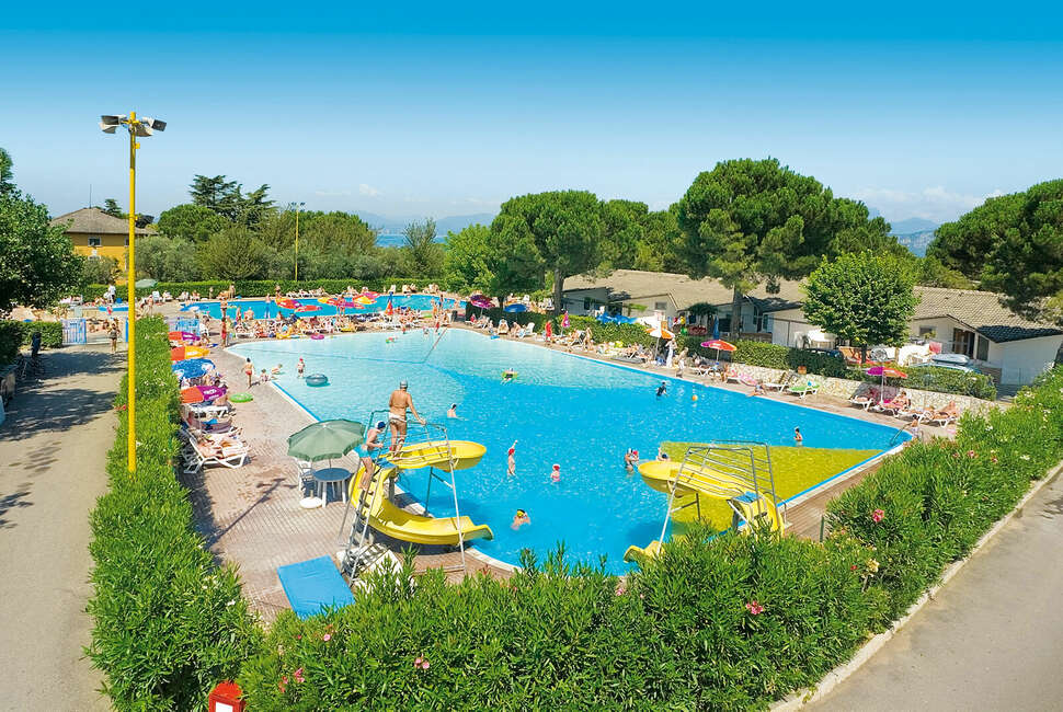 Een foto van het zwembad bij Camping Cisano & San Vito