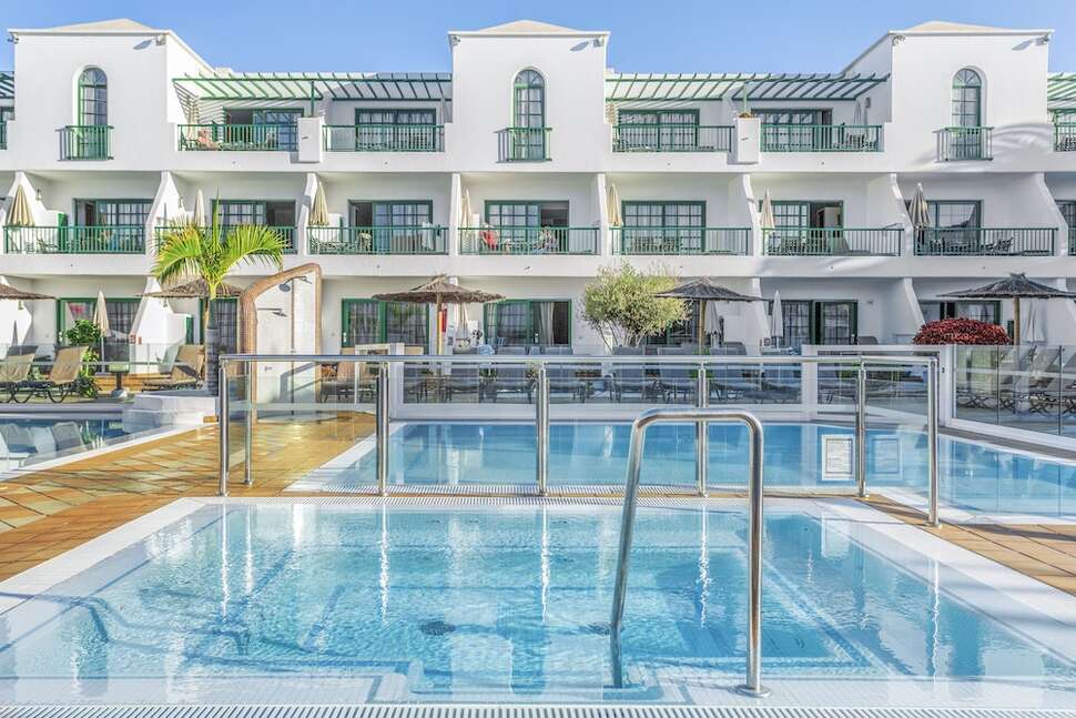Een foto van het zwembad bij Club del Carmen by Diamond Resorts