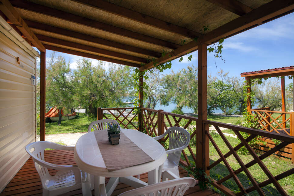 Een foto van het terras bij Bluesun Camp Paklenica
