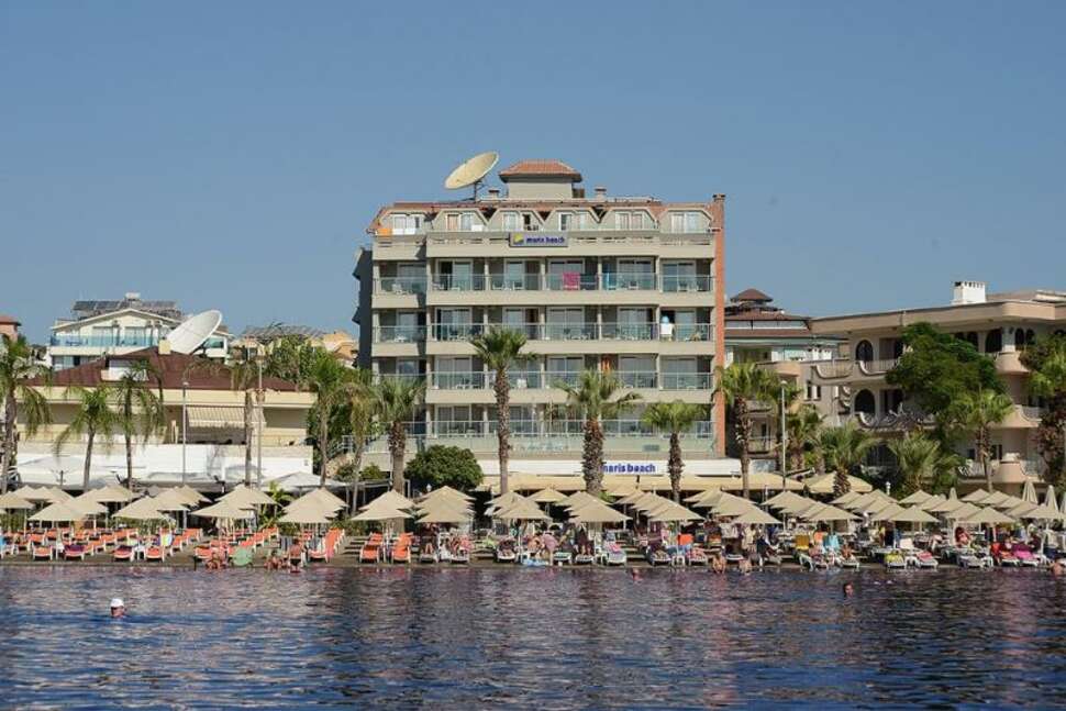 Ein Foto von einer Übersicht des Maris Beach Hotel