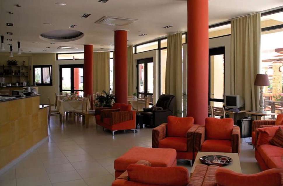 Een foto van het interieur van Aeolian Gaea Hotel