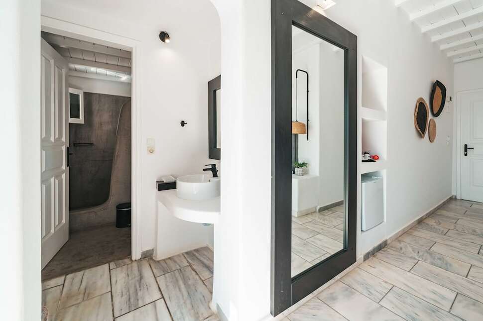 Een foto van Mr & Mrs White Mykonos