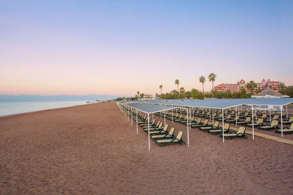 Een foto van het strand bij IC Hotels Santai Family Resort